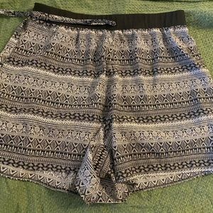 Forever 21+ Woman’s Black and White Patterned Shorts, lightly worn, Size XL